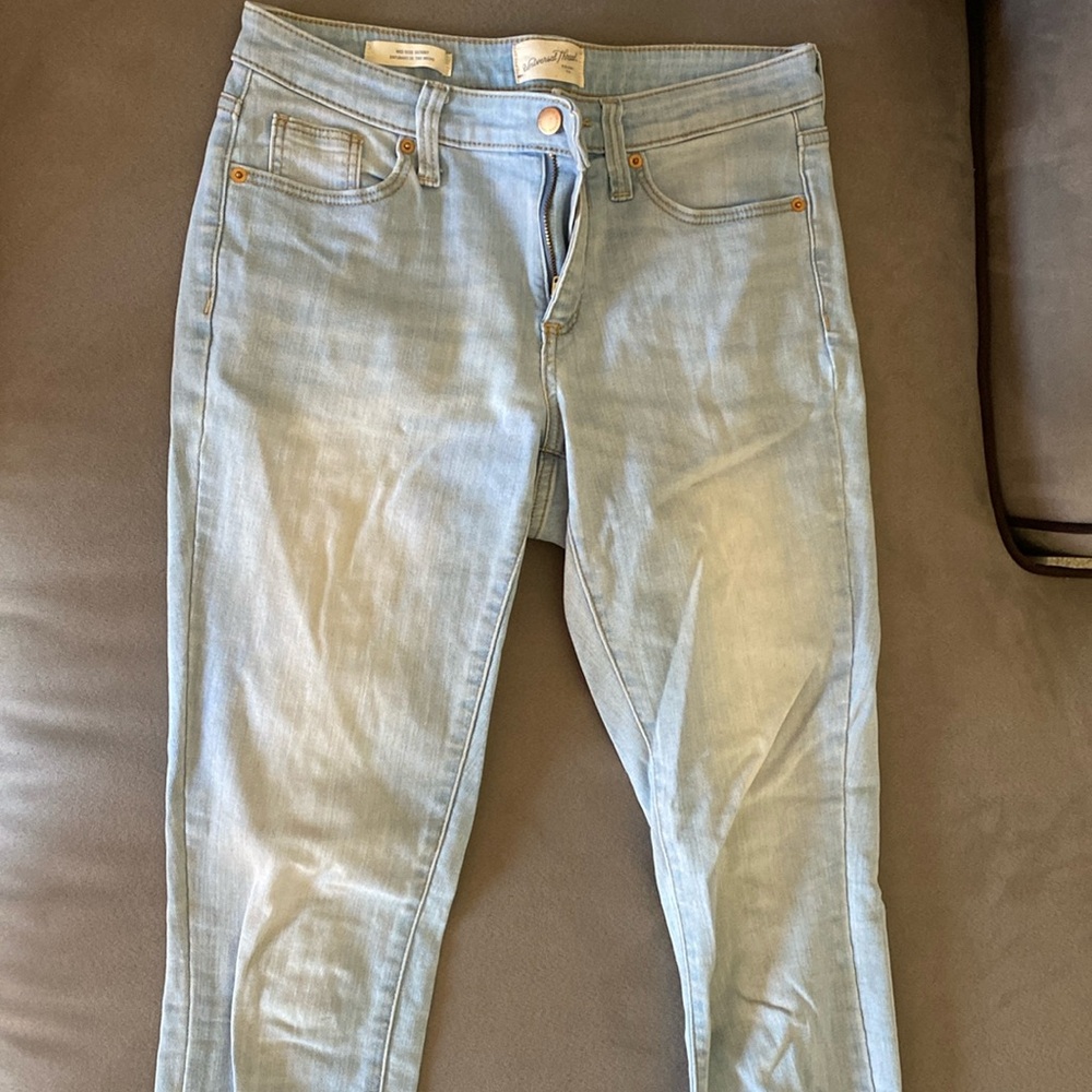 Size 6 Light washed skinny jeans